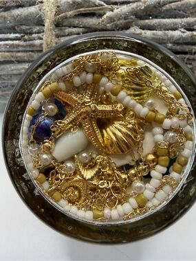 Gold Sea Charm Beaded Necklace - White & Gold Wearables Mini Jar 🫙
